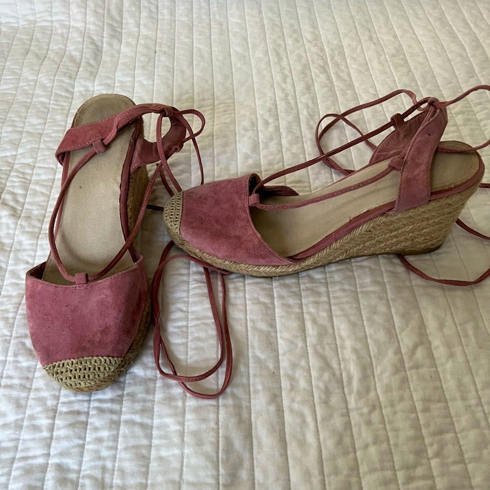 GAP pink suede lace up shoes